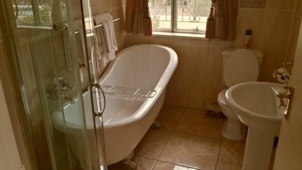 Kimberley Manor Guesthouse Экстерьер фото